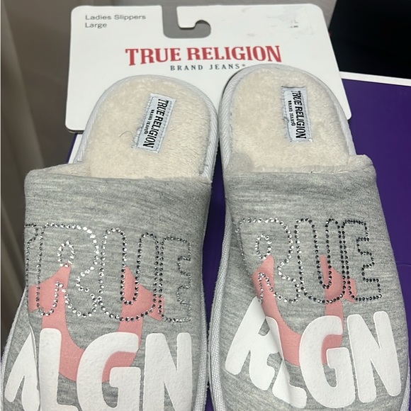 True Religion Gray Slippers Soft Interior Chic Design - Picture 1 of 1